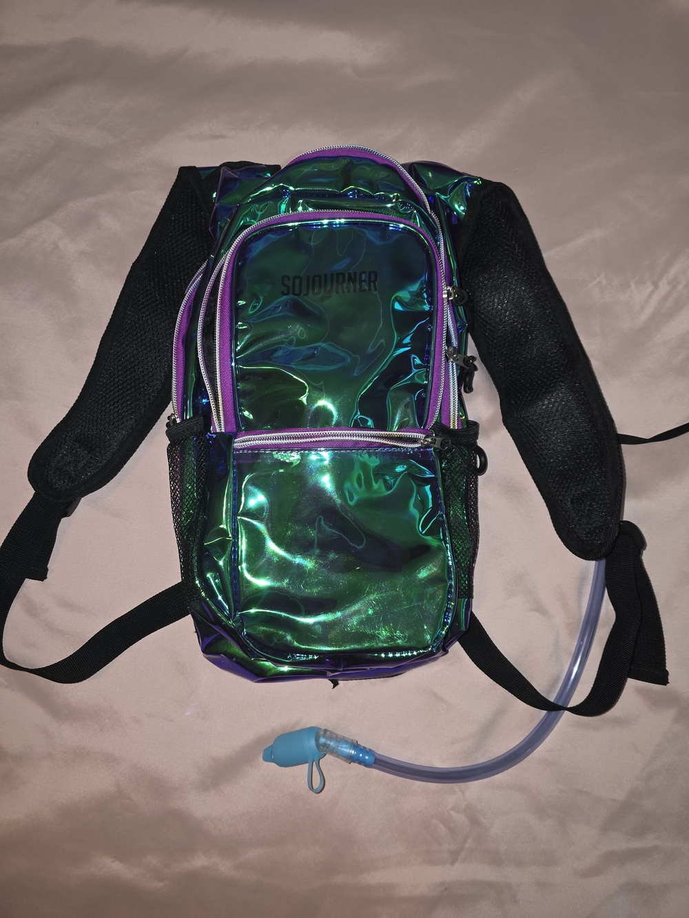 Iridescent Green Hydration Backpack SOJOURNER 2L